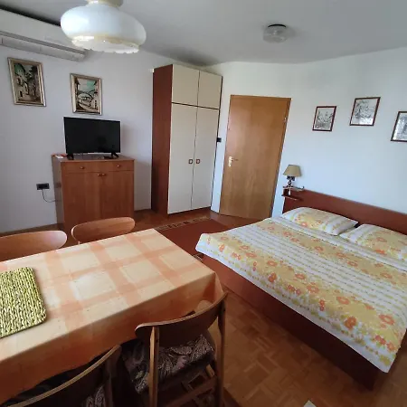Apartmaji Samec *