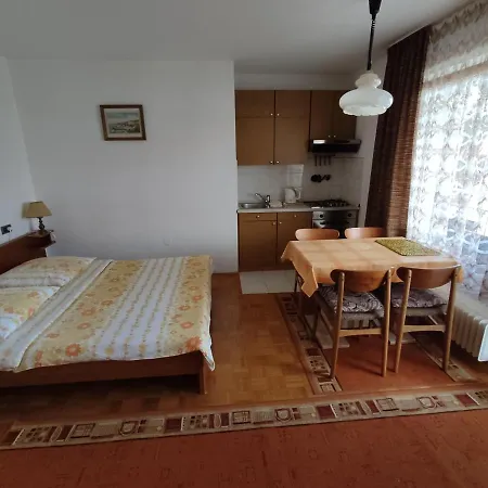 Apartmaji Samec *
