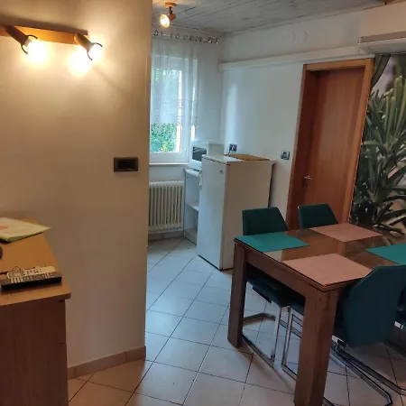 Apartmaji Samec *