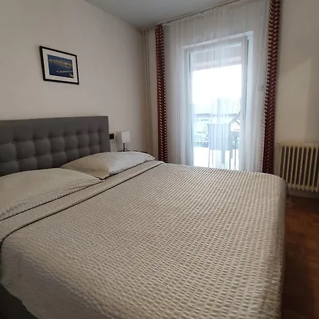 Apartmaji Samec 아파트 *