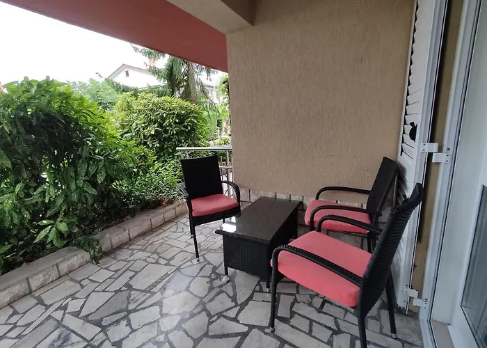 アパート Samec イゾラ