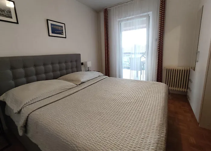 Samec アパート *